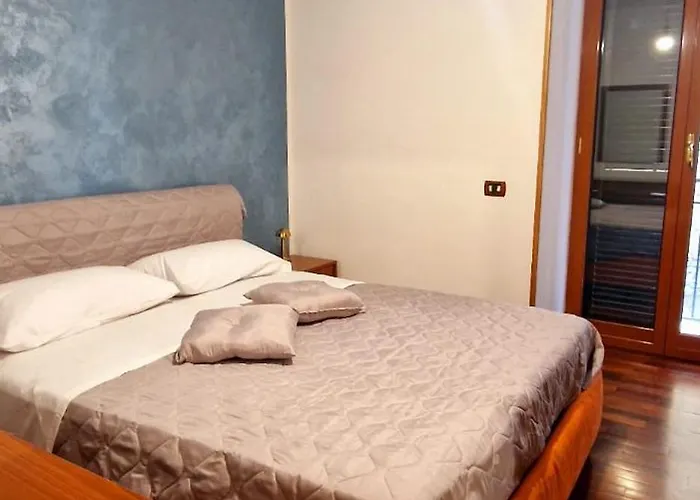 De Lux\'S Home